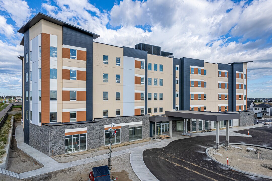 Chinook Villas Apartments in Edmonton, AB - Building Photo