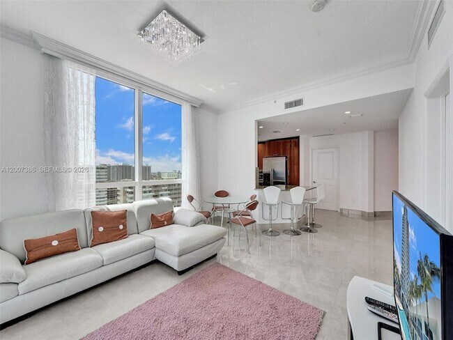 1945 S Ocean Dr, Unit 2101 in Hallandale Beach, FL - Foto de edificio - Building Photo