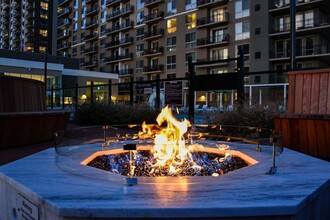 Anthem @ Harbor Point in Stamford, CT - Foto de edificio - Building Photo