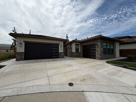 9316 Cruz Ct in Elk Grove, CA - Building Photo