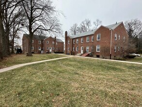 71 Milton St in West Hartford, CT - Building Photo - Building Photo