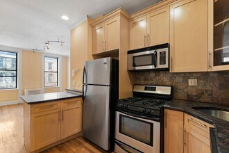 208 Washington St in Jersey City, NJ - Building Photo - Building Photo