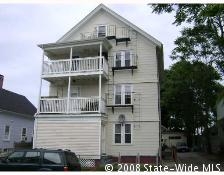 49 Parker St in Central Falls, RI - Foto de edificio