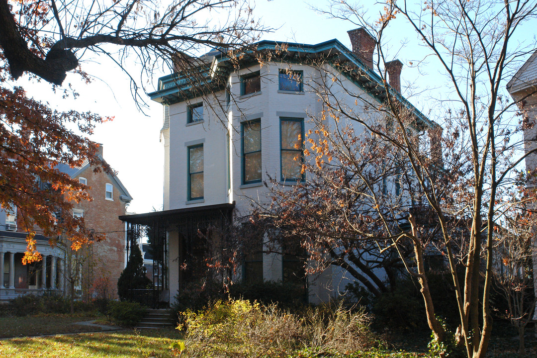 1016 Cherokee Rd in Louisville, KY - Foto de edificio