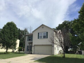 6517 Apple Branch Ln in Indianapolis, IN - Foto de edificio - Building Photo