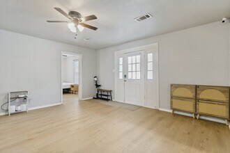 107 S Crawford St in Denton, TX - Building Photo - Building Photo