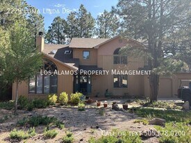 2229 Loma Linda Dr in Los Alamos, NM - Building Photo