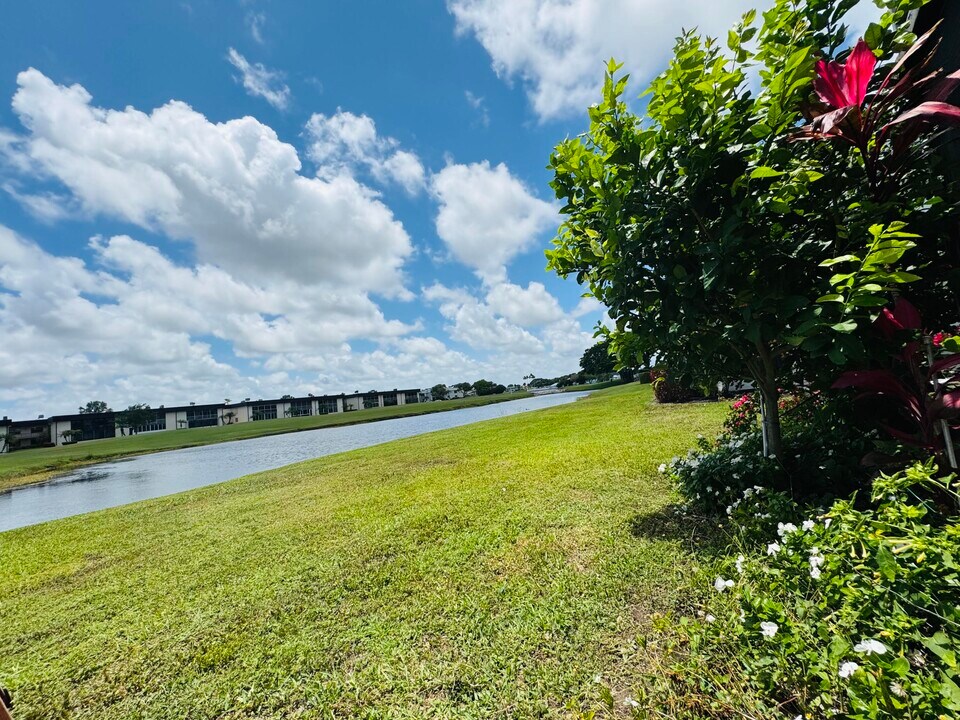 970 Normandy Trail in Delray Beach, FL - Building Photo