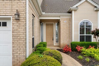 60 Jeffrey Way in Fort Smith, AR - Foto de edificio - Building Photo