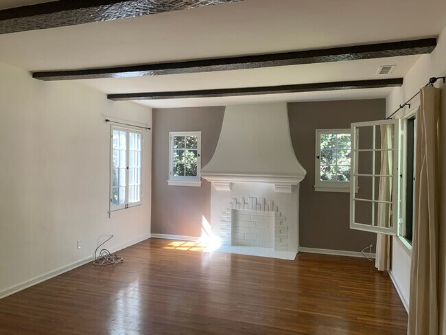 1451 N Oxford Ave in Pasadena, CA - Foto de edificio - Building Photo