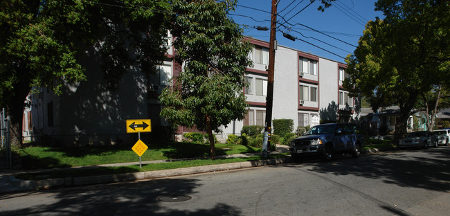 Wright Avenue Apartments in Pasadena, CA - Building Photo - Building Photo