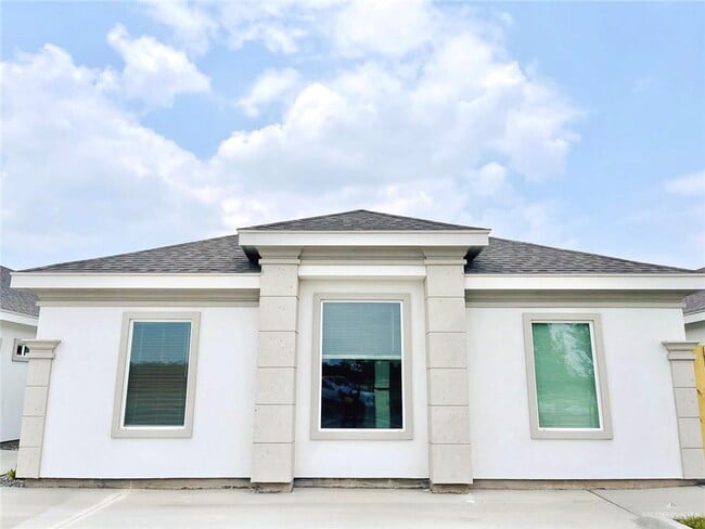 property at 15 Molino Dr