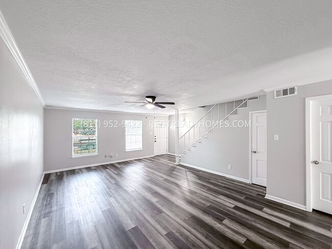 903 S Ripple Creek Dr in Houston, TX - Foto de edificio - Building Photo