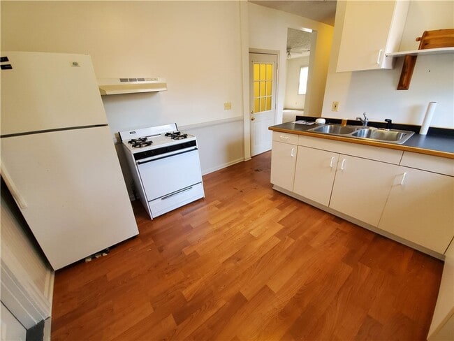 74 Stewart St in Rochester, NY - Building Photo - Building Photo