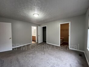 932 Briaro St in Reynoldsburg, OH - Building Photo - Building Photo