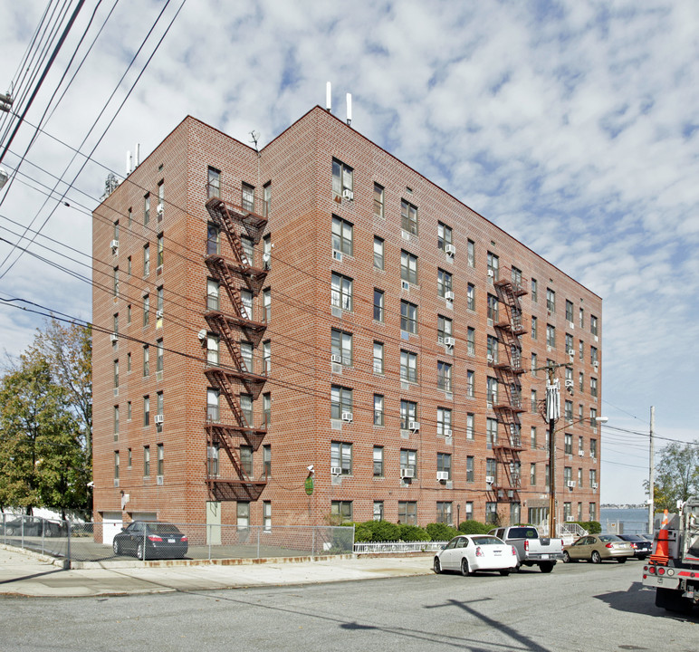 3255 Randall Ave in Bronx, NY - Building Photo