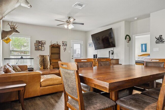 1413 Coffee Tree Dr in New Braunfels, TX - Building Photo - Building Photo