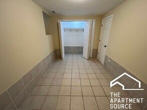 2300 S Ridgeway Ave in Chicago, IL - Building Photo - Building Photo