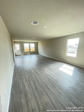 10555 Varmus Dr in Converse, TX - Building Photo - Building Photo