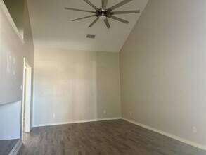 8801 McPherson Rd in Laredo, TX - Building Photo - Building Photo