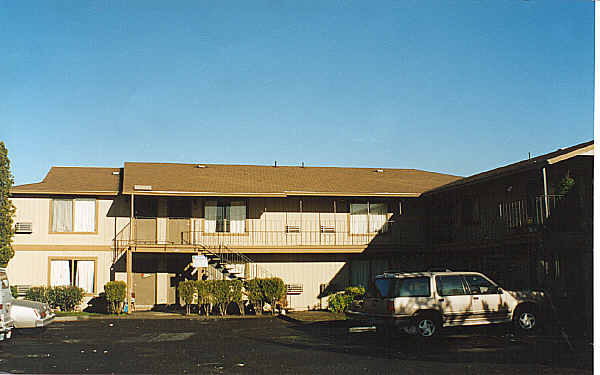 Cascade Green Apartments in Portland, OR - Building Photo - Building Photo