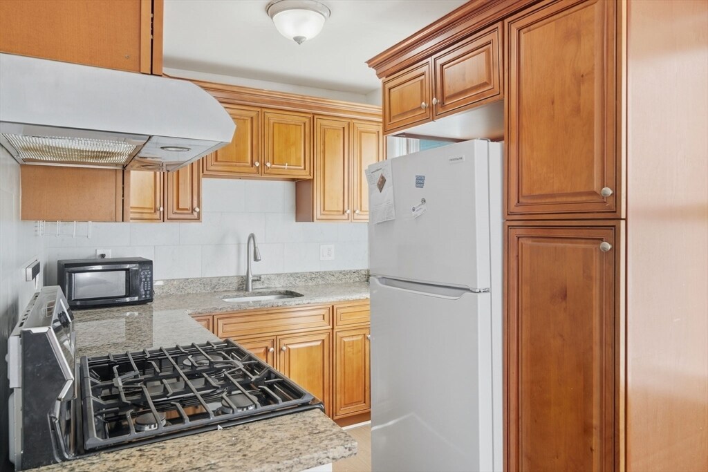 281 River St in Cambridge, MA - Building Photo