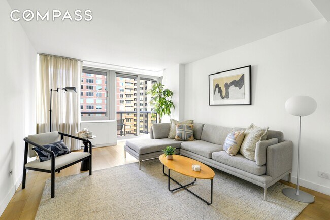 234 E 46th St in New York, NY - Building Photo - Building Photo