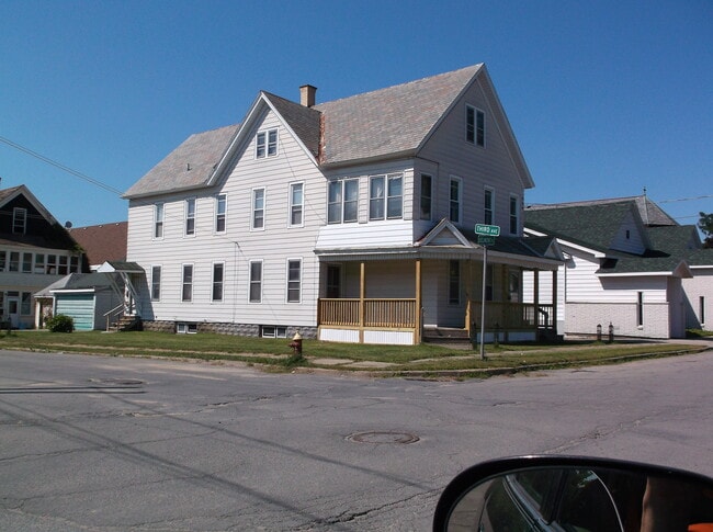 17 Belmont Pl in Amsterdam, NY - Building Photo - Building Photo