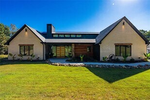 8701 Zebra Crossing in Larue, TX - Building Photo