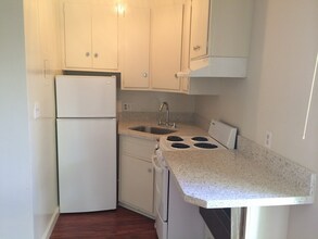 530 Veteran Ave in Los Angeles, CA - Building Photo - Building Photo