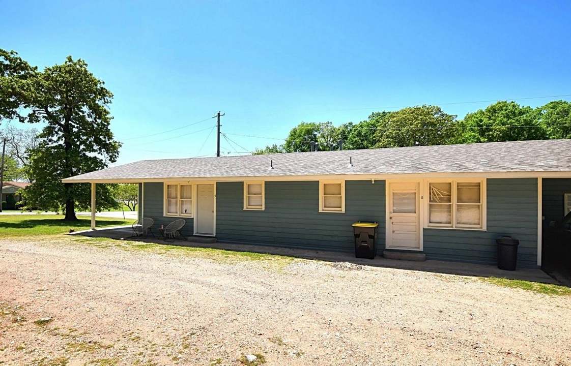 2001 E Downing St in Tahlequah, OK - Building Photo