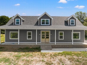 32 McCoy Dr in Hustonville, KY - Building Photo - Building Photo