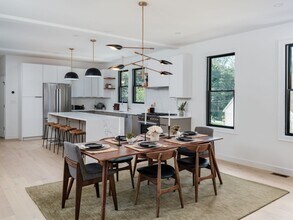 8 Elizabeth Ln in Hingham, MA - Building Photo - Building Photo