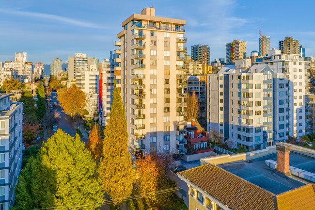 Curzon House in Vancouver, BC - Building Photo - Building Photo