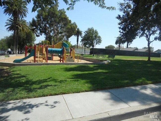 420 Montezuma St in Rio Vista, CA - Building Photo - Building Photo