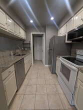 14429 N Pennsylvania Ave, Unit 25F in Oklahoma City, OK - Building Photo - Building Photo