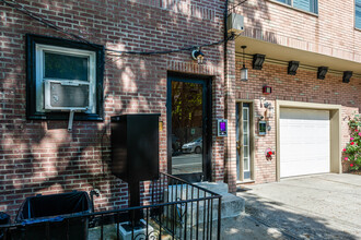 104 Jefferson St in Hoboken, NJ - Building Photo - Building Photo