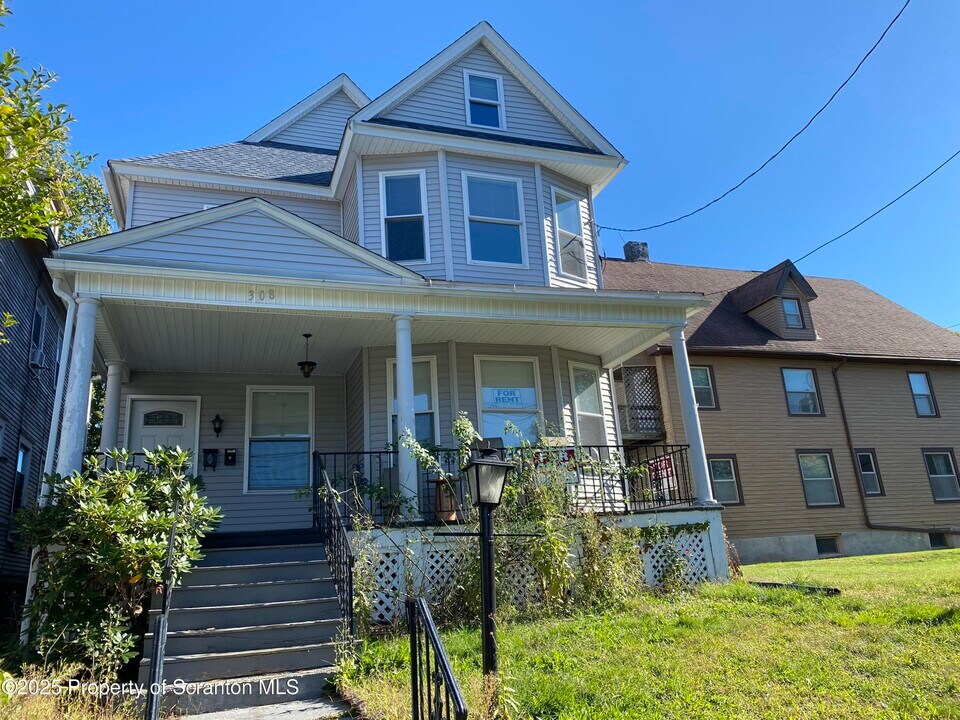 308 N Irving Ave in Scranton, PA - Building Photo