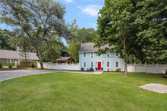 29 Canterbury Dr in Westerly, RI - Building Photo - Building Photo