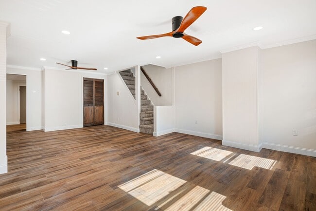 4556 E Thompson St in Philadelphia, PA - Foto de edificio - Building Photo