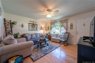 36 Whittle St in Groton, CT - Building Photo - Building Photo