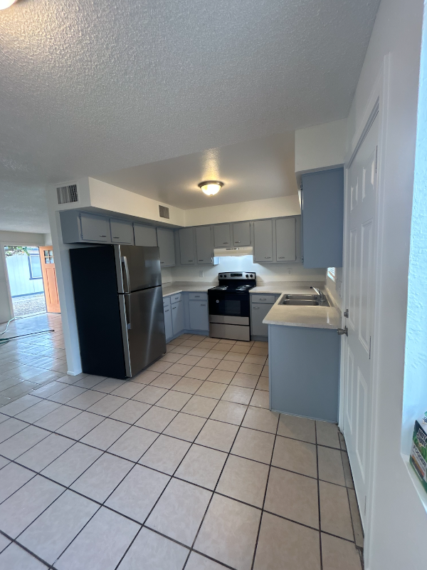 1108 E Fort Lowell Rd in Tucson, AZ - Foto de edificio - Building Photo
