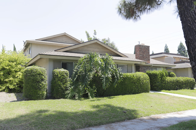 3917 S Ross St in Santa Ana, CA - Foto de edificio - Building Photo