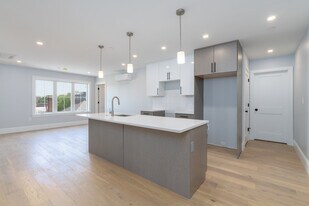 421-425 Market St in Brighton, MA - Building Photo