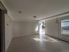 136 Stringham Rd in Lagrangeville, NY - Building Photo - Building Photo