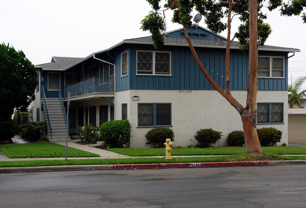 1740 E Sycamore Ave in El Segundo, CA - Building Photo