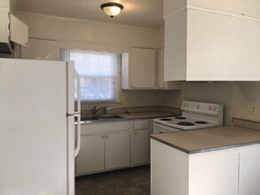 831 Holt Ave in Greensboro, NC - Building Photo - Building Photo