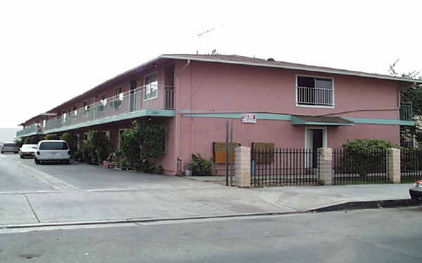 Sun Valley Apartments in Sun Valley, CA - Building Photo - Building Photo