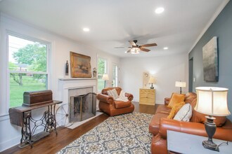 2314 Deerwood Rd in Nashville, TN - Building Photo - Building Photo