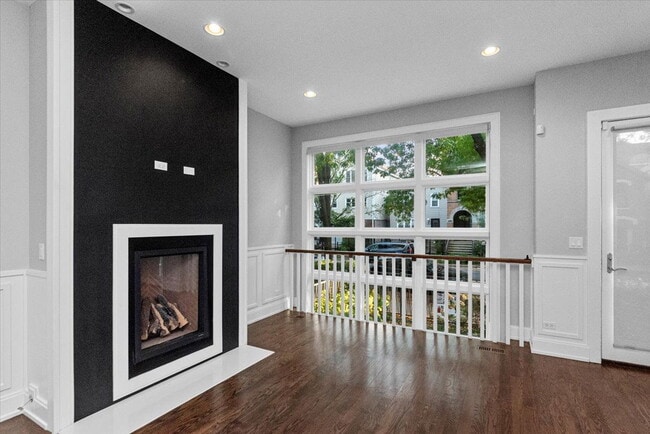 property at 1838 W Erie St